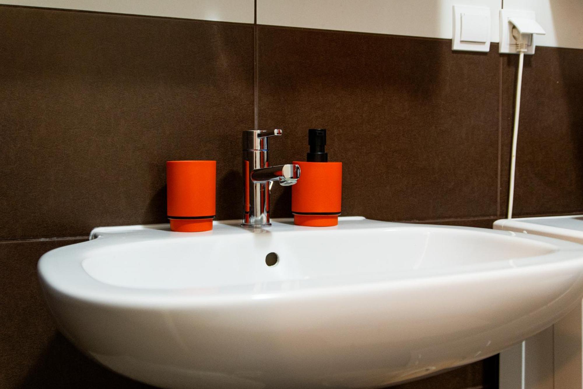 Flexible Selfcheckins 75 - - Garage - Loggia - New Apartament *
